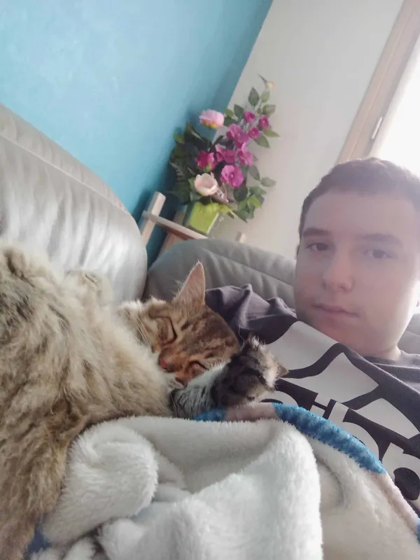 Enzo, babysitter à Montferrat