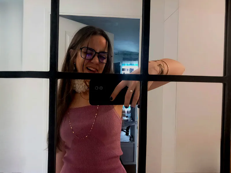 Inès, babysitter à Marseille