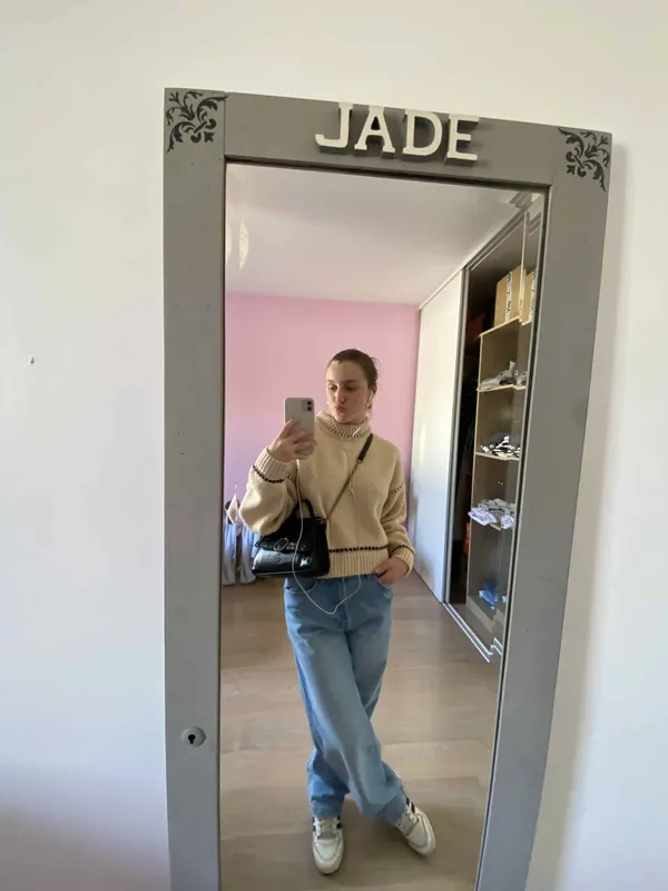 jade, babysitter à Magné